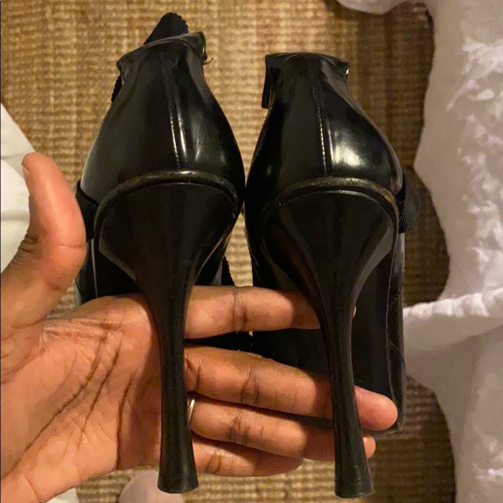 Gucci x Tom Ford strappy heel